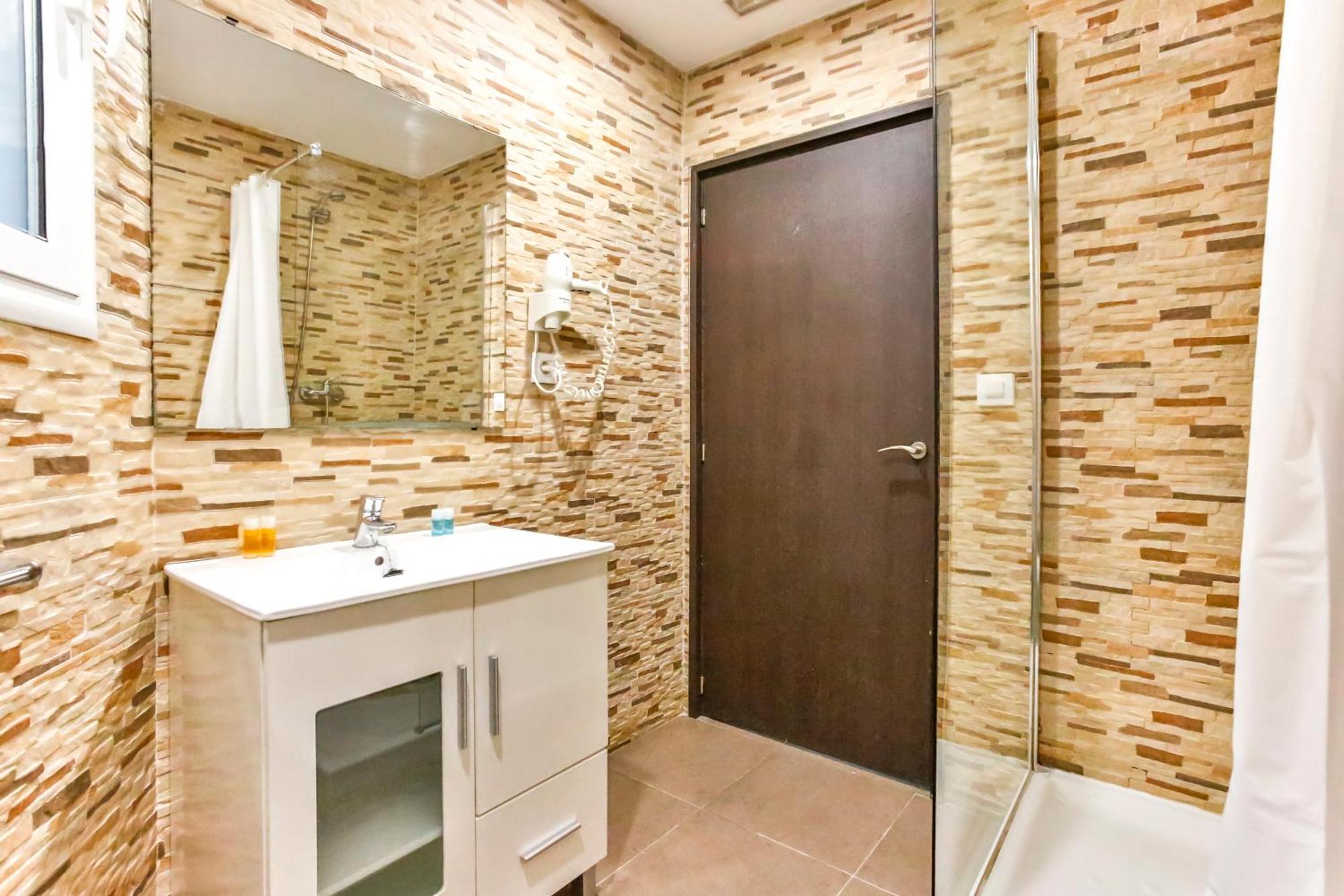 Guest house Laramond Barcelona